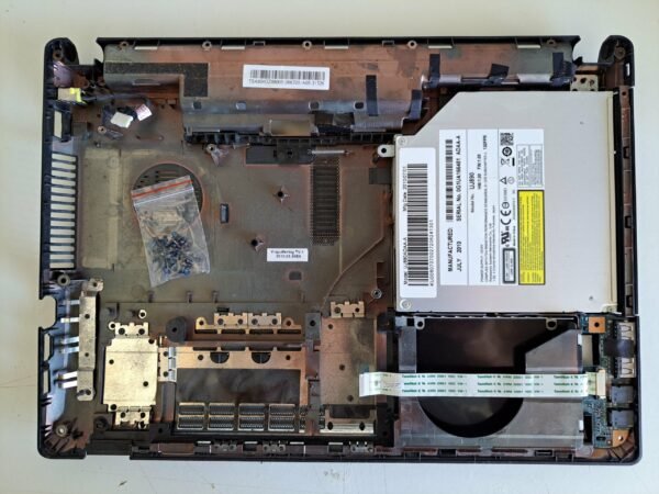 Plasturgie Inférieur basse pour Packard Bell MS2303 – Image 2