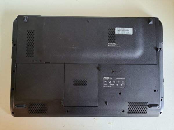 Plasturgie Inférieur basse Asus X70A