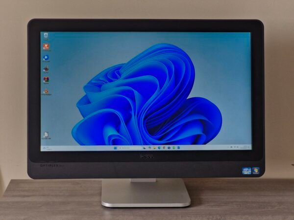 Dell OpliPlex 9010 Écran 23" All-in-one Intel Core i3 3.30GHz Ram 8go SSD 1TB