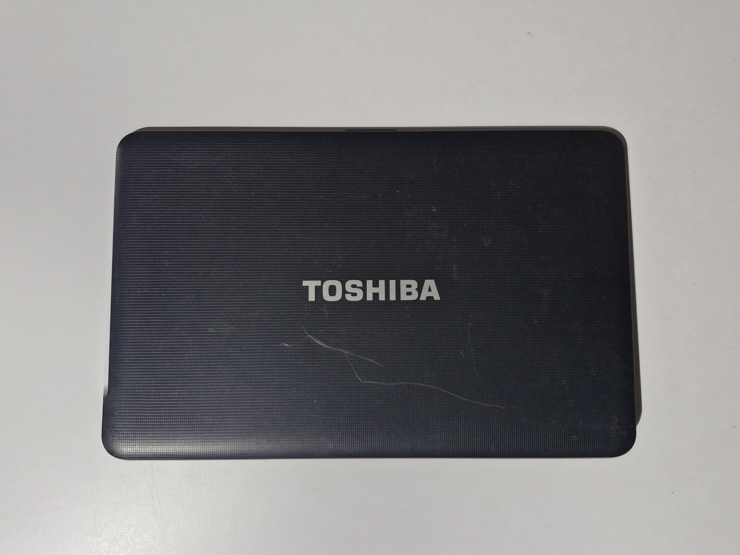 Capot arrière + câbles LCD Toshiba Satellite C850D-11F - | PiecesPC.fr Capot arrière + câbles LCD Toshiba Satellite C850D-11F