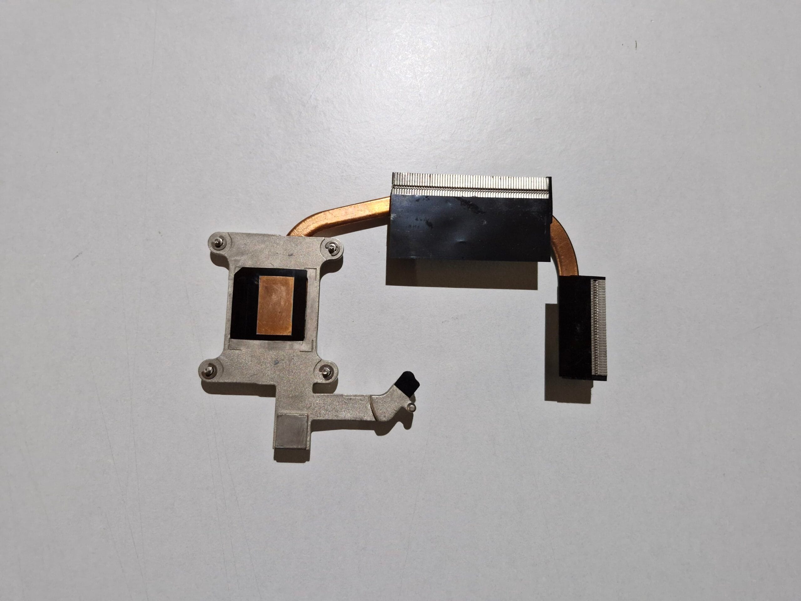 Dissipateur thermique / Heat Sink pour Lenovo ThinkPad E530 – Pièce d’origine - | PiecesPC.fr Dissipateur thermique / Heat Sink pour Lenovo ThinkPad E530 – Pièce d’origine – Image 2