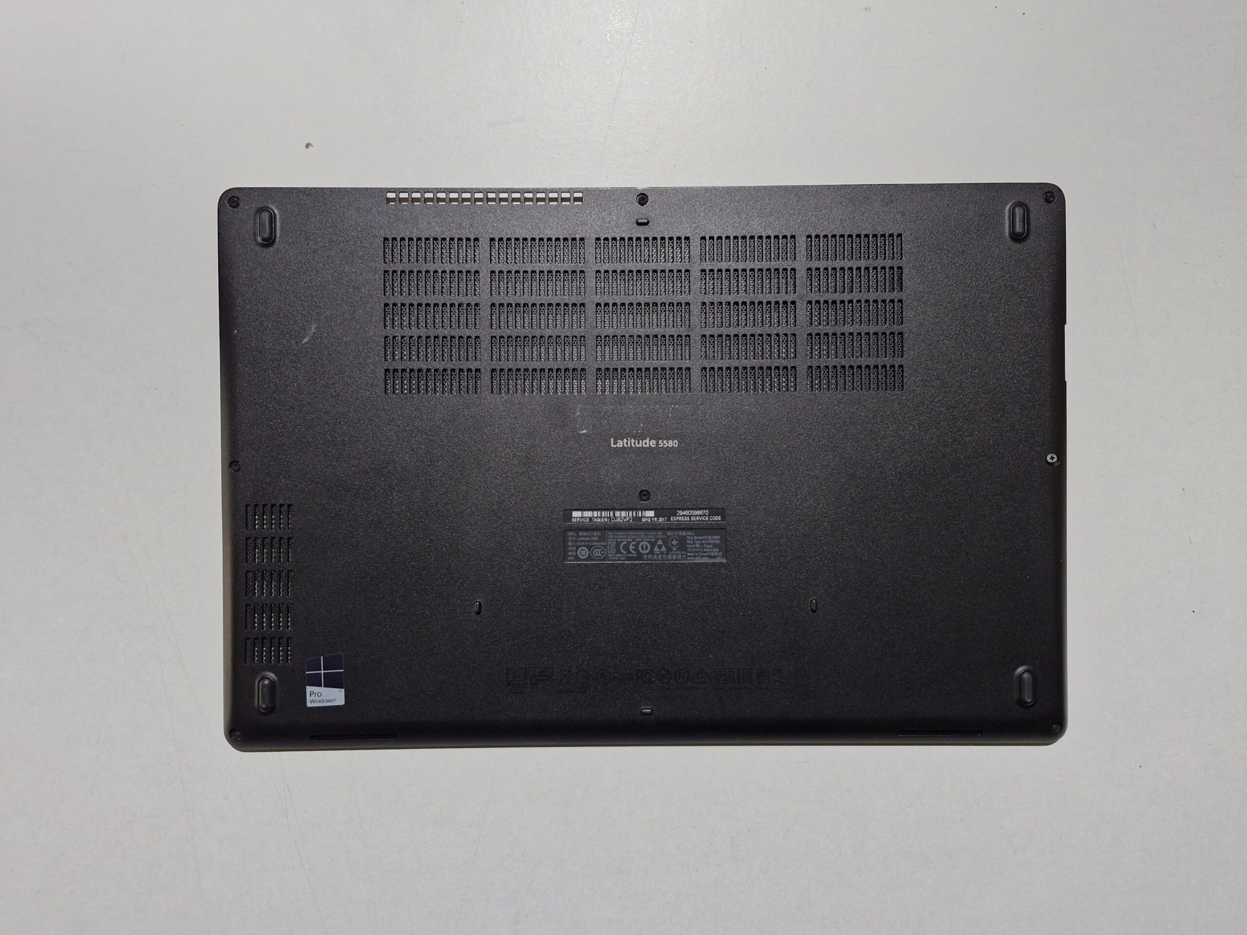 Coque inférieure / Bottom Case pour Dell Latitude 5580 - | PiecesPC.fr Coque inférieure / Bottom Case pour Dell Latitude 5580