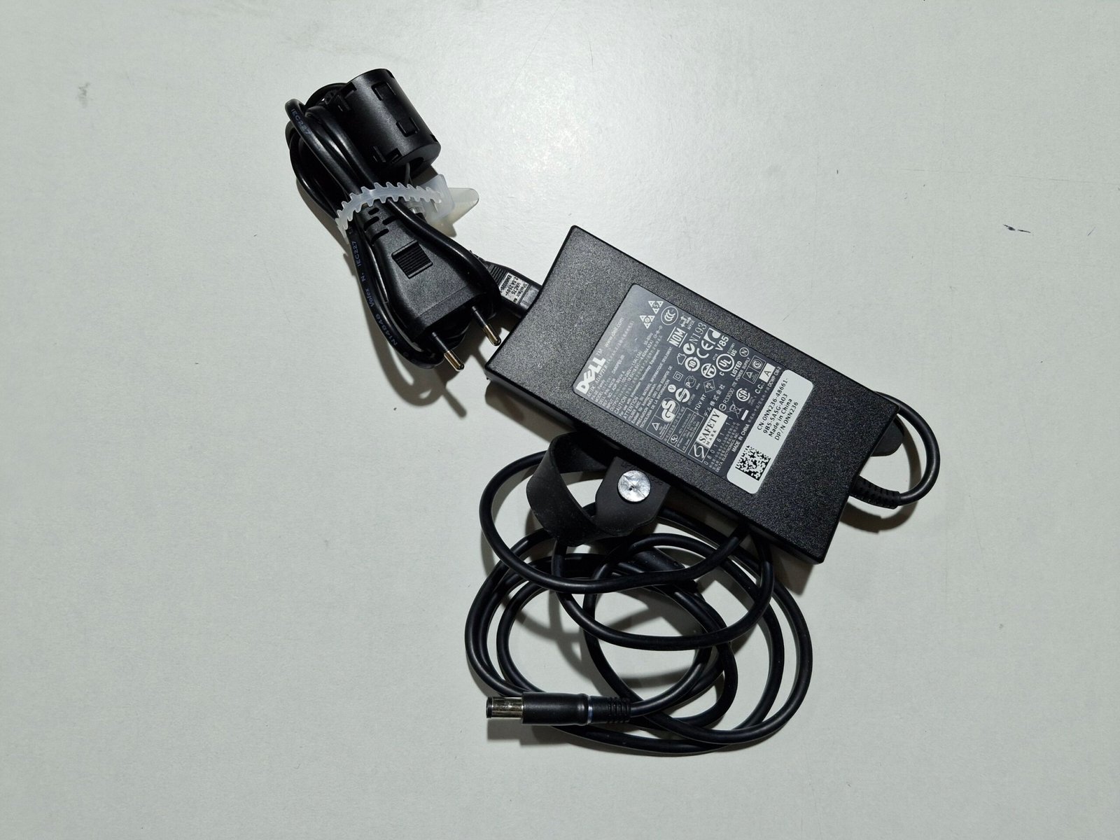 Chargeur DELL Original 90W 19.5V 4.62A – DA90PE0-00 / NN236 – Embout 7.4×5.0mm avec Pin Central