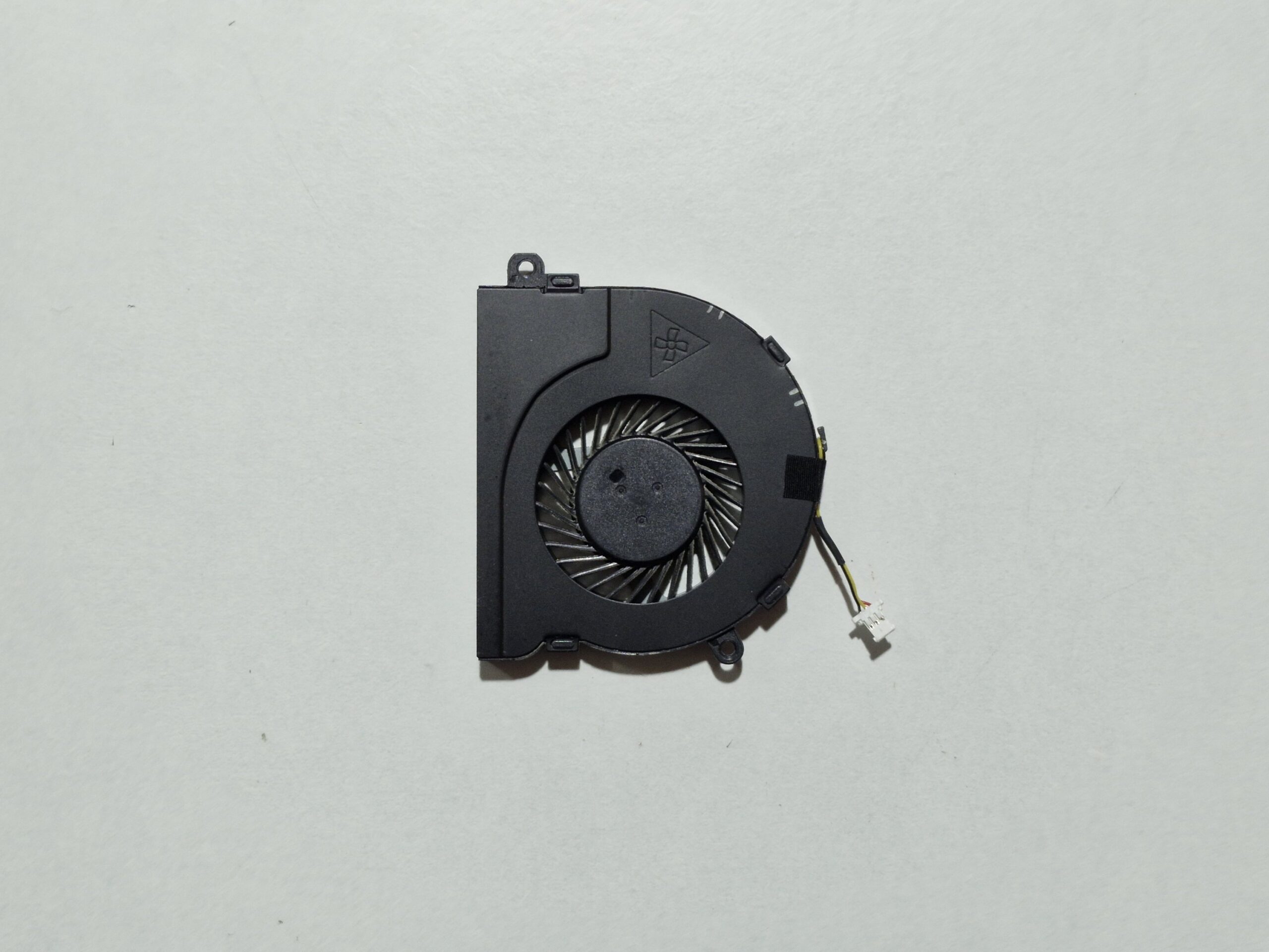 Dell Vostro 15 – Ventilateur CPU d’origine – Image 2