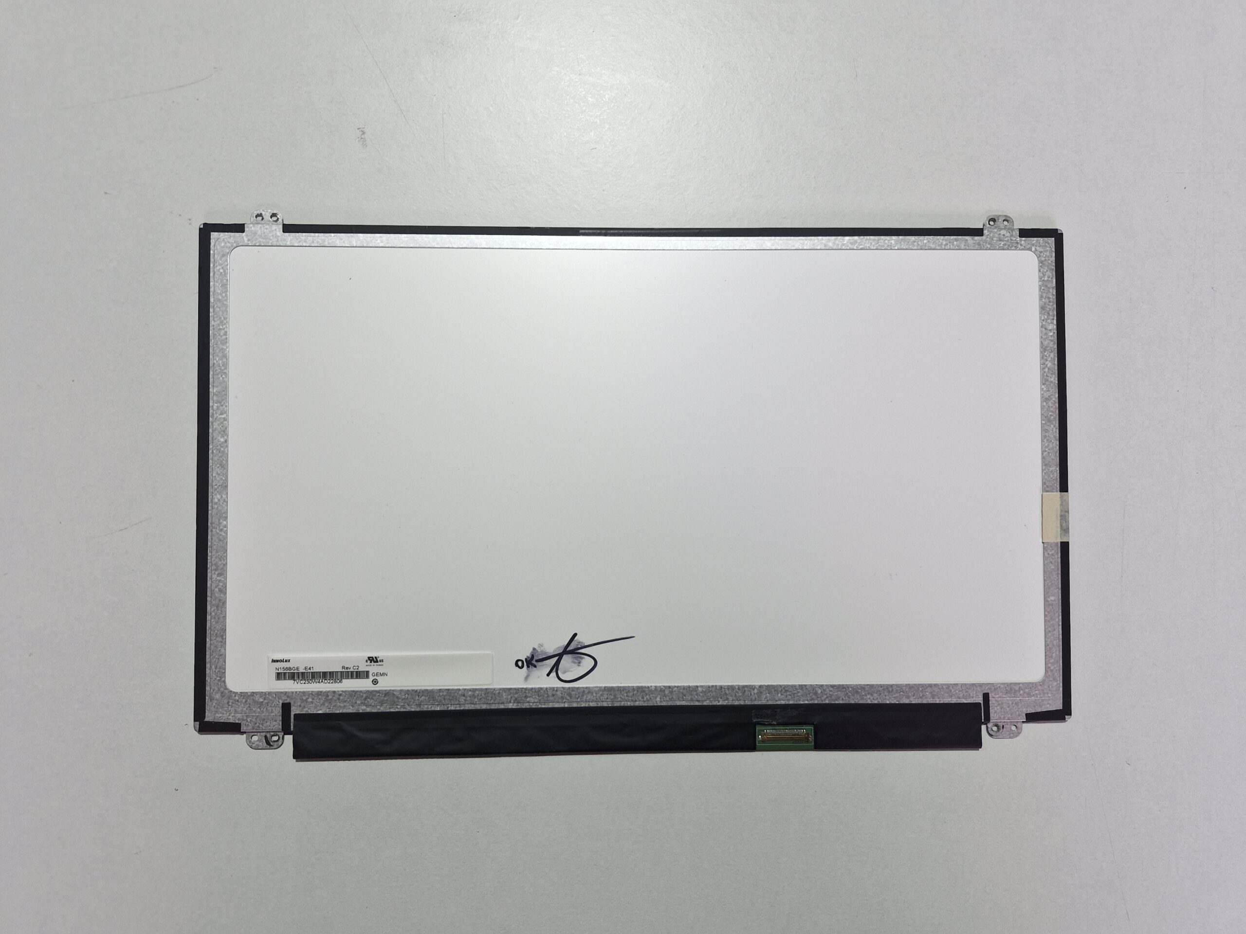 Dalle Écran 15,6" HD 30 Pins Brillant – INNOLUX N156BGE-E41 Rev.C2