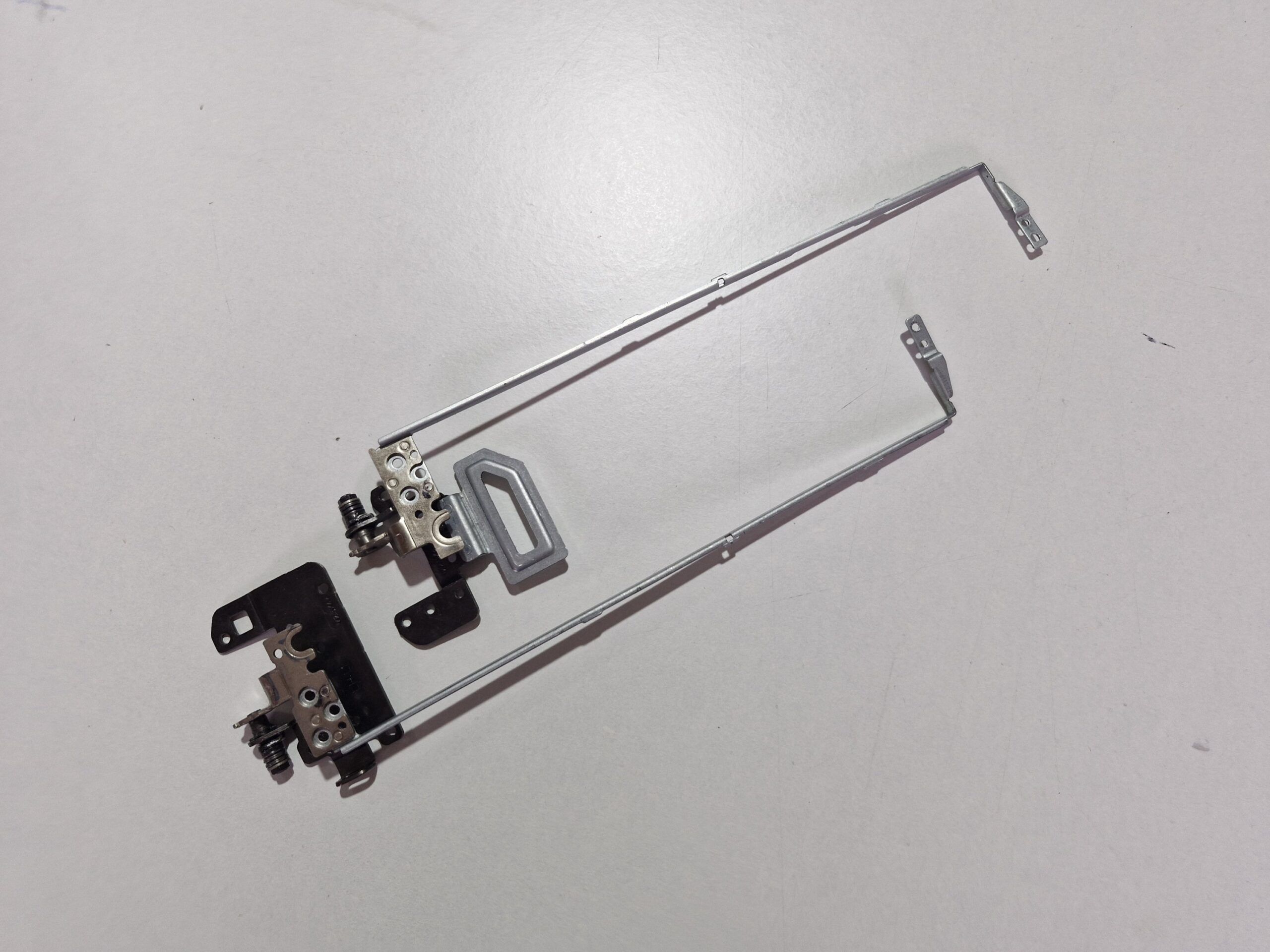 Charnières écran Acer Aspire E15 E5-571 – Paire gauche + droite