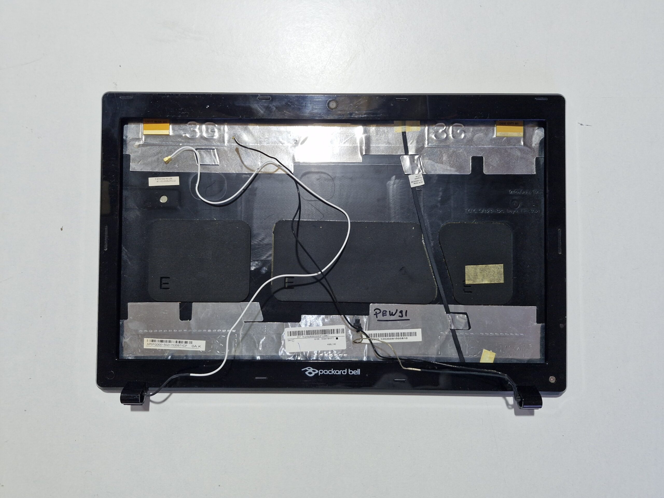 Coque Écran / Capot LCD Packard Bell EasyNote PEW91 – Noir – Image 2