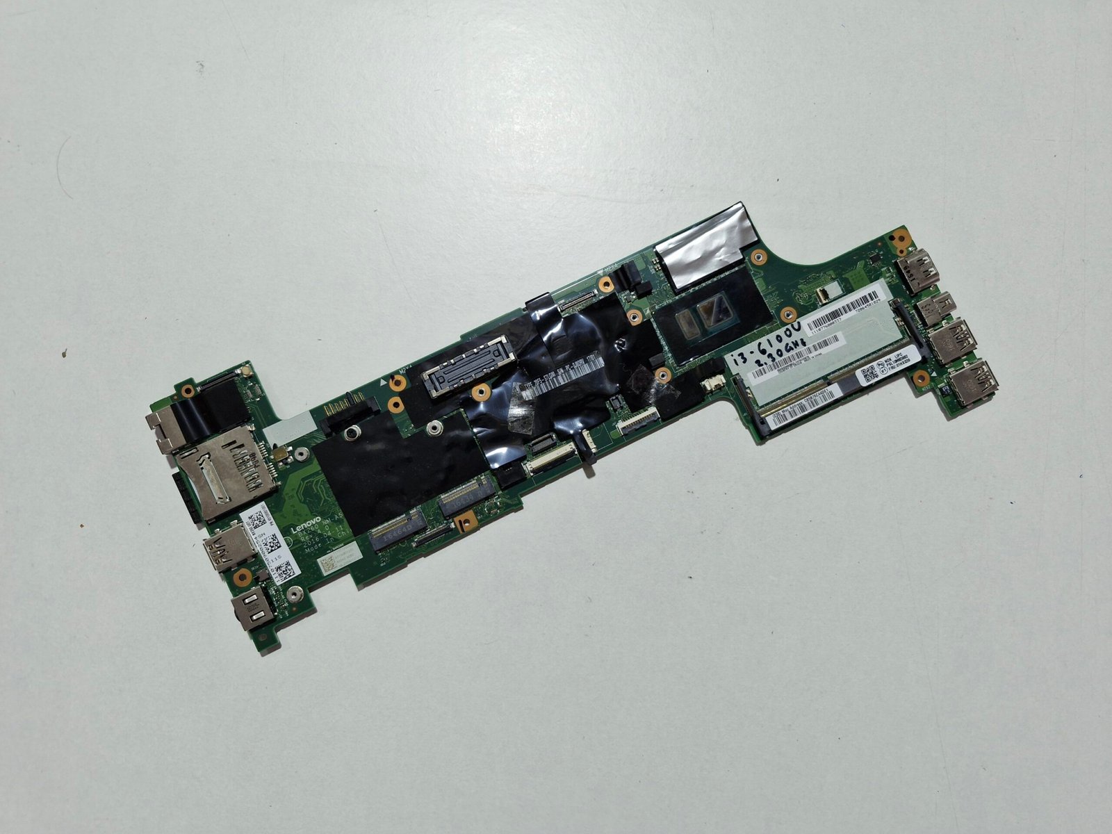 Carte mère Lenovo ThinkPad X260 – Intel Core i3-6100U 2.30GHz (BX260 NM-A541)