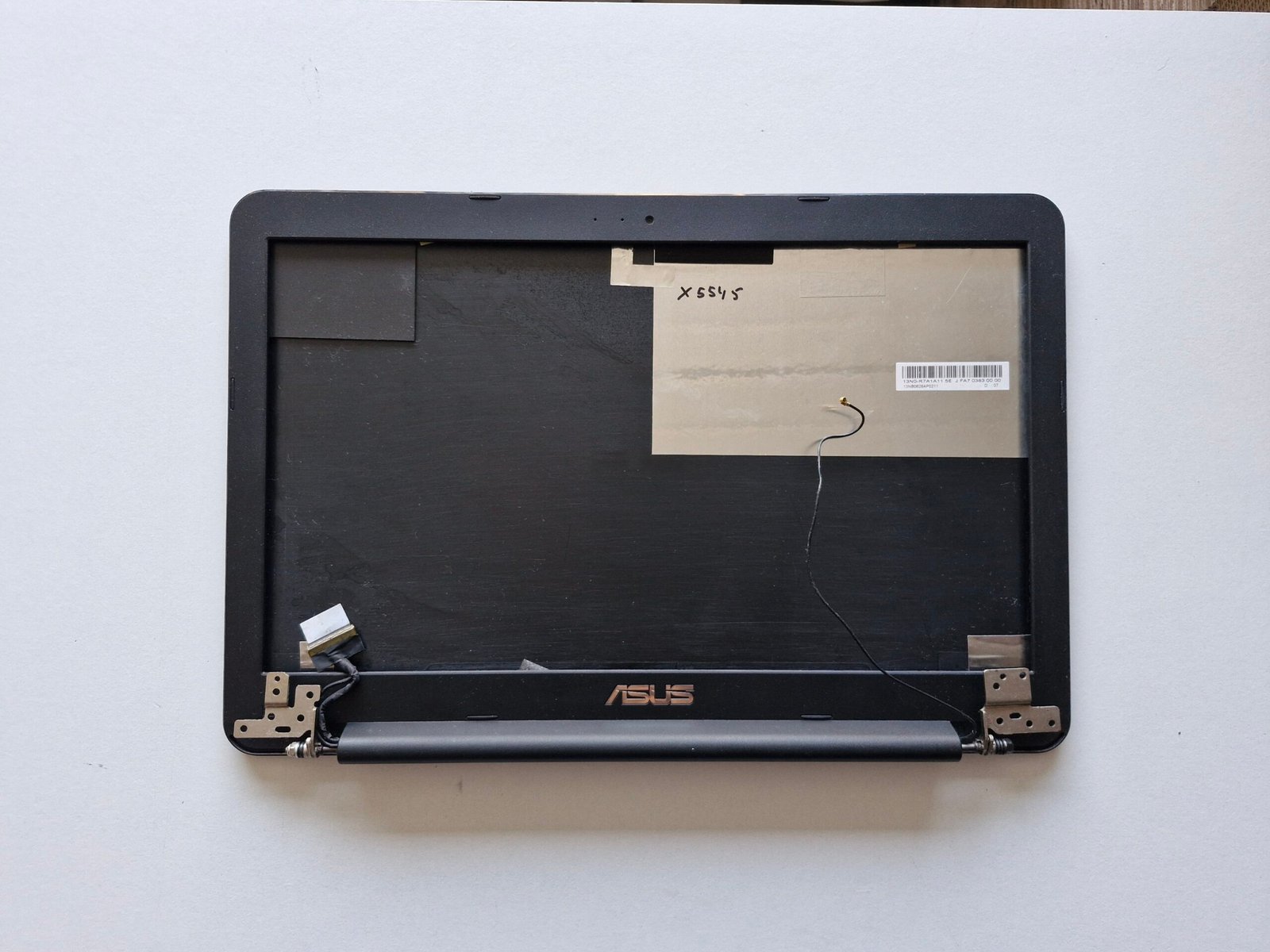 Capot écran + cadre LCD ASUS X555 (coque arrière + bezel avec charnières) – Image 2