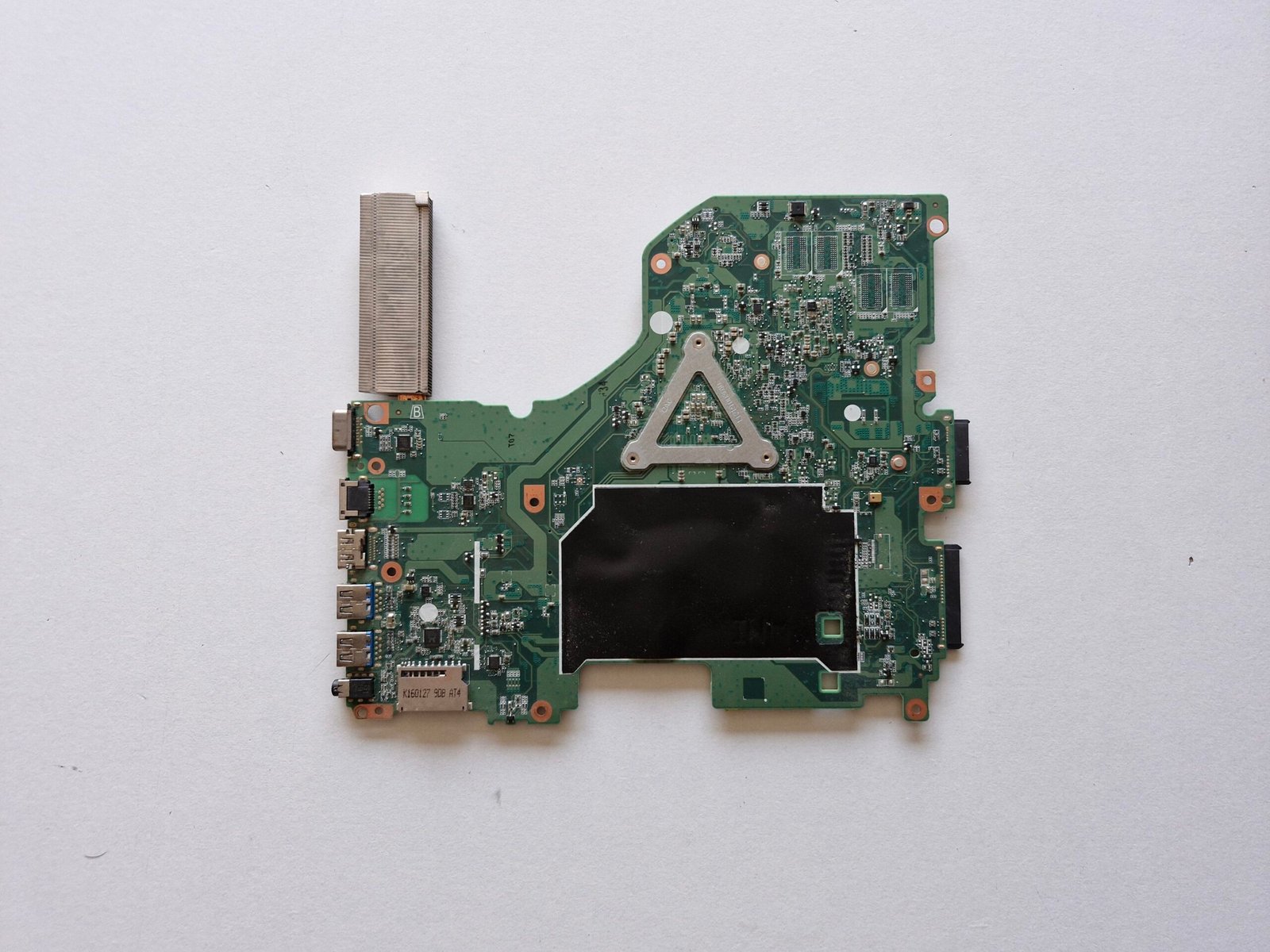 Carte mère ACER Aspire F5-571G DAOZRTMB6D0 Rev D (i3-5005U + NVIDIA 920M) – Image 2