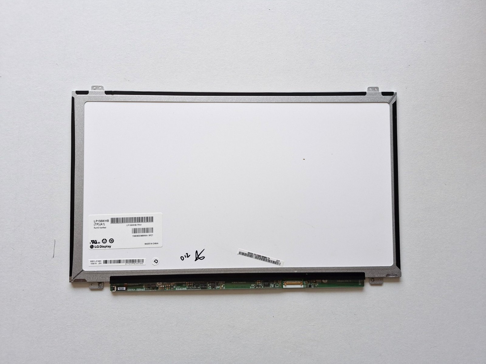 Écran 15.6" LG Display LP156WHB-TPA1 – 30 pins bas droit (brillant)