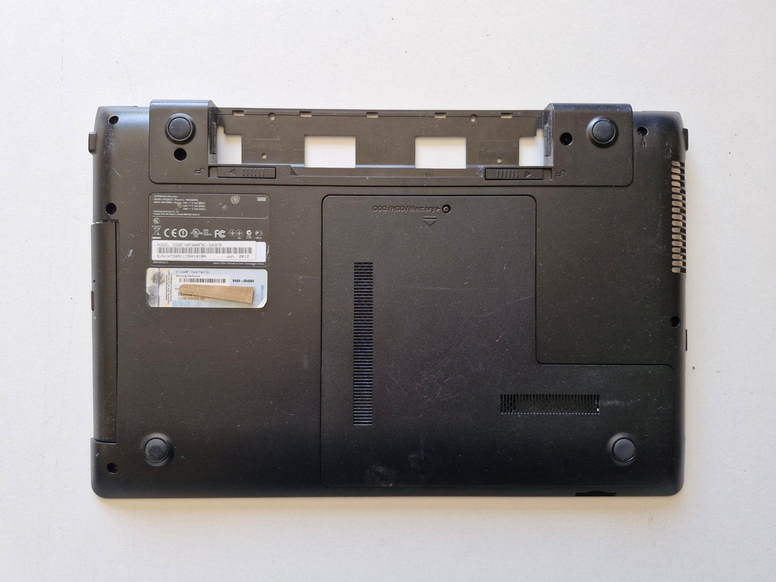 Coque Inférieure Samsung NP300E5C BA75-04468A + Lecteur DVD - PiecesPC.fr