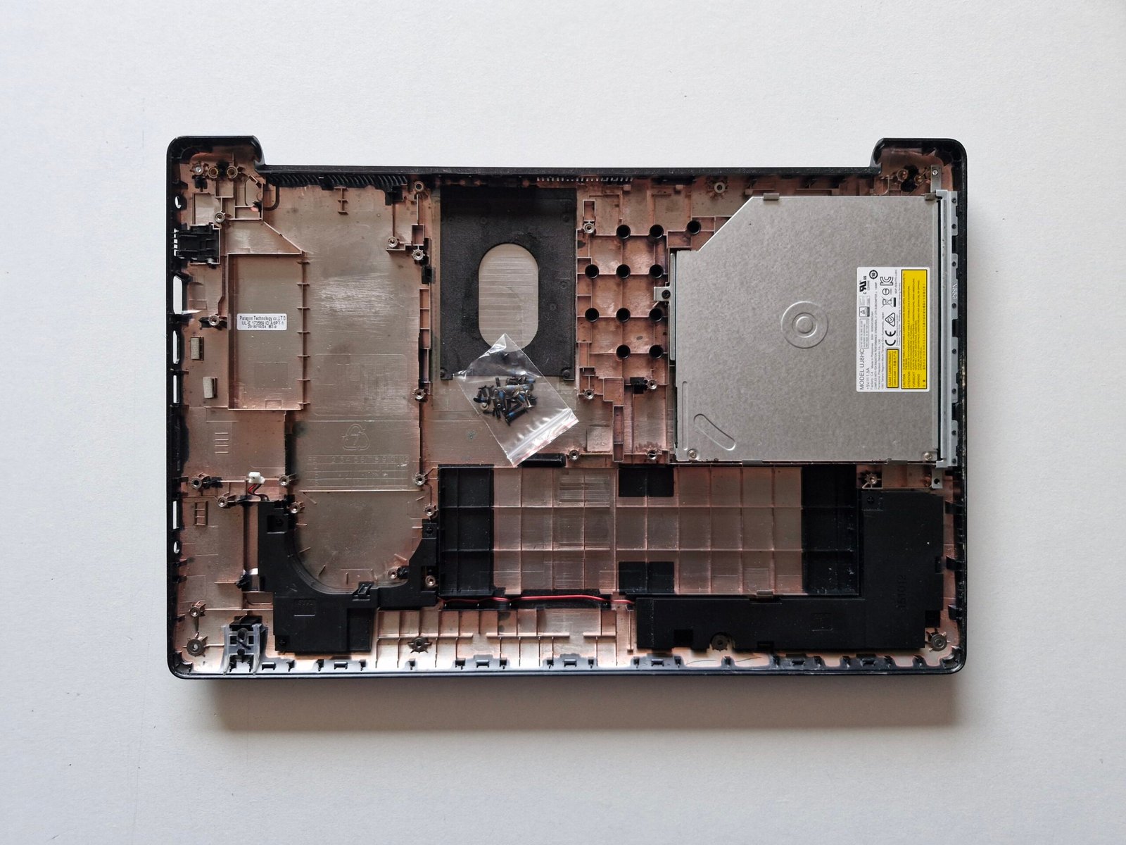Coque Inférieure ASUS F553S / F553SA avec Haut-parleurs et Lecteur DVD - PiecesPC.fr
