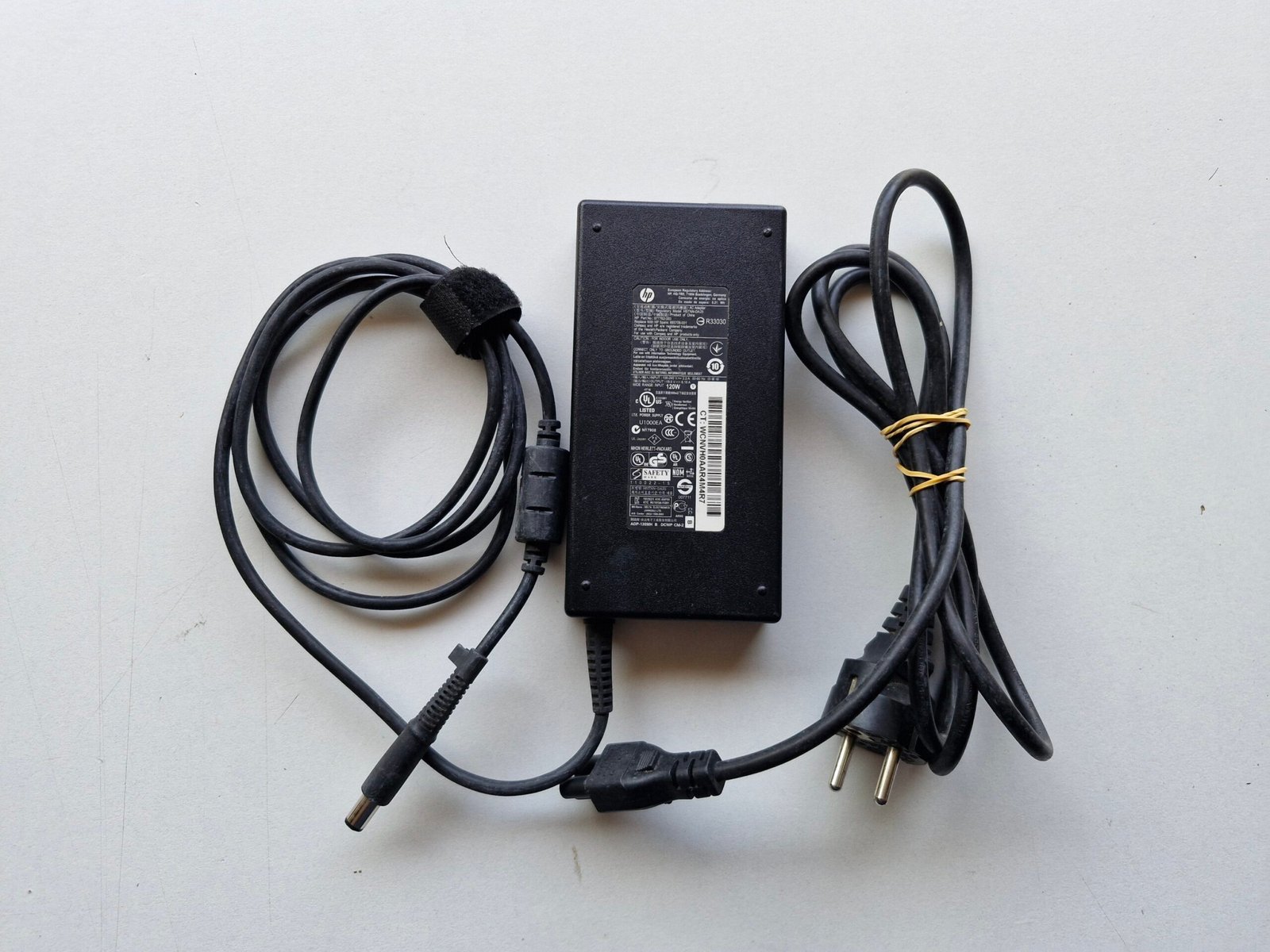 Chargeur HP original 120W 19,5V 6,15A – Connecteur 7,4 mm avec pin central