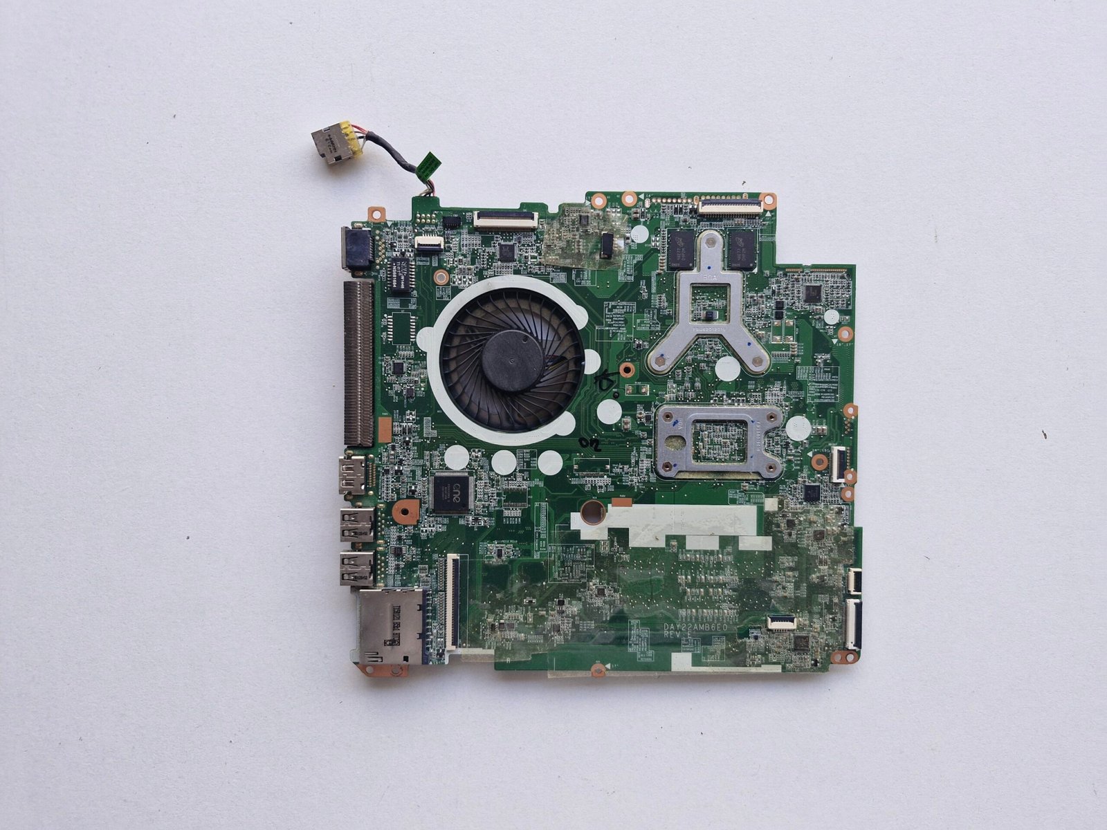 Carte Mère HP Pavilion 17-F213NF AMD A8-6410 Radeon R7 2GB DAY22AMB6E0 – Image 2