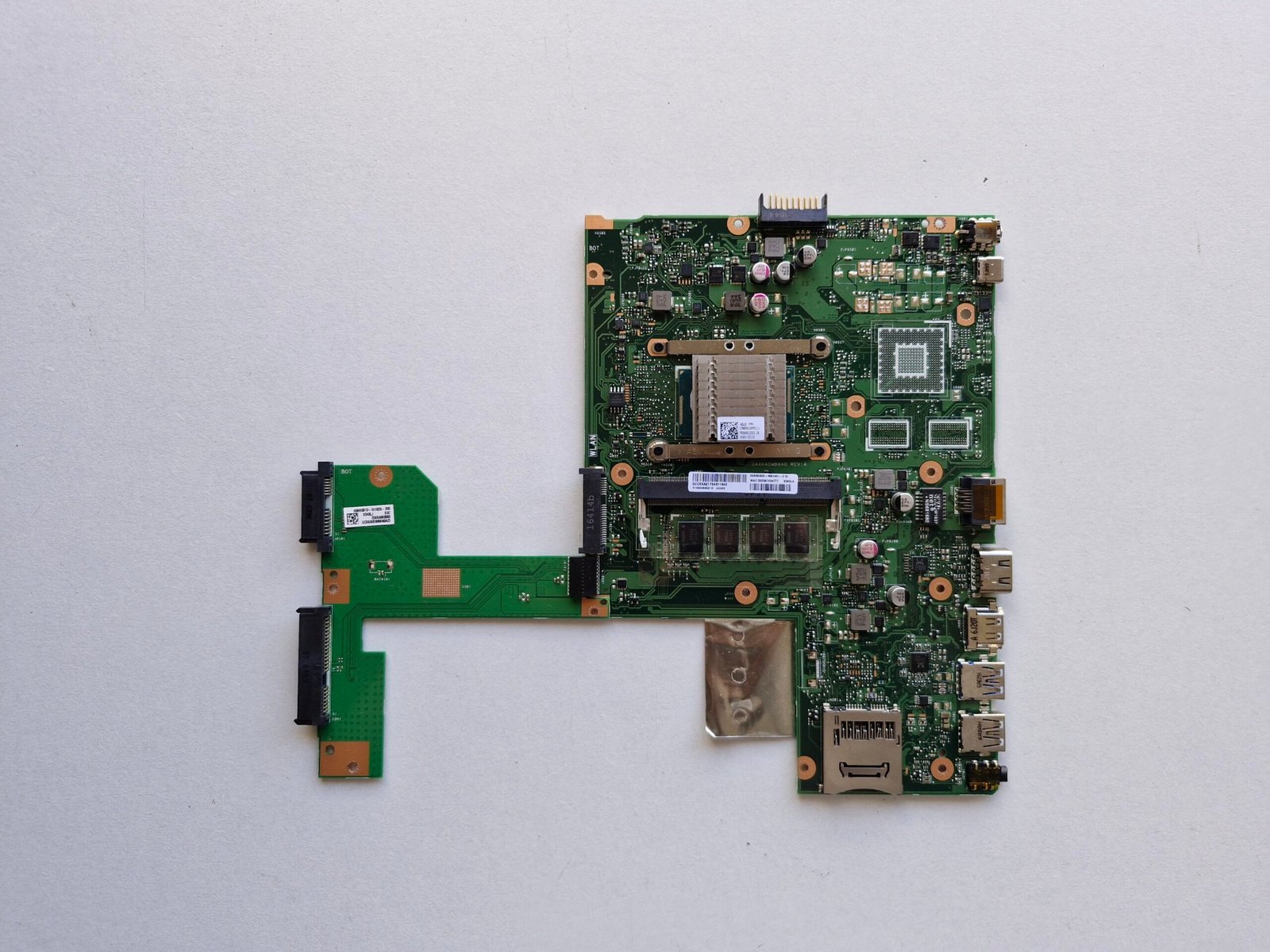 Carte Mère ASUS X540LA X540L – i3-5005U 2.0GHz – 4Go RAM – DAXKADMB6A0 REV:A
